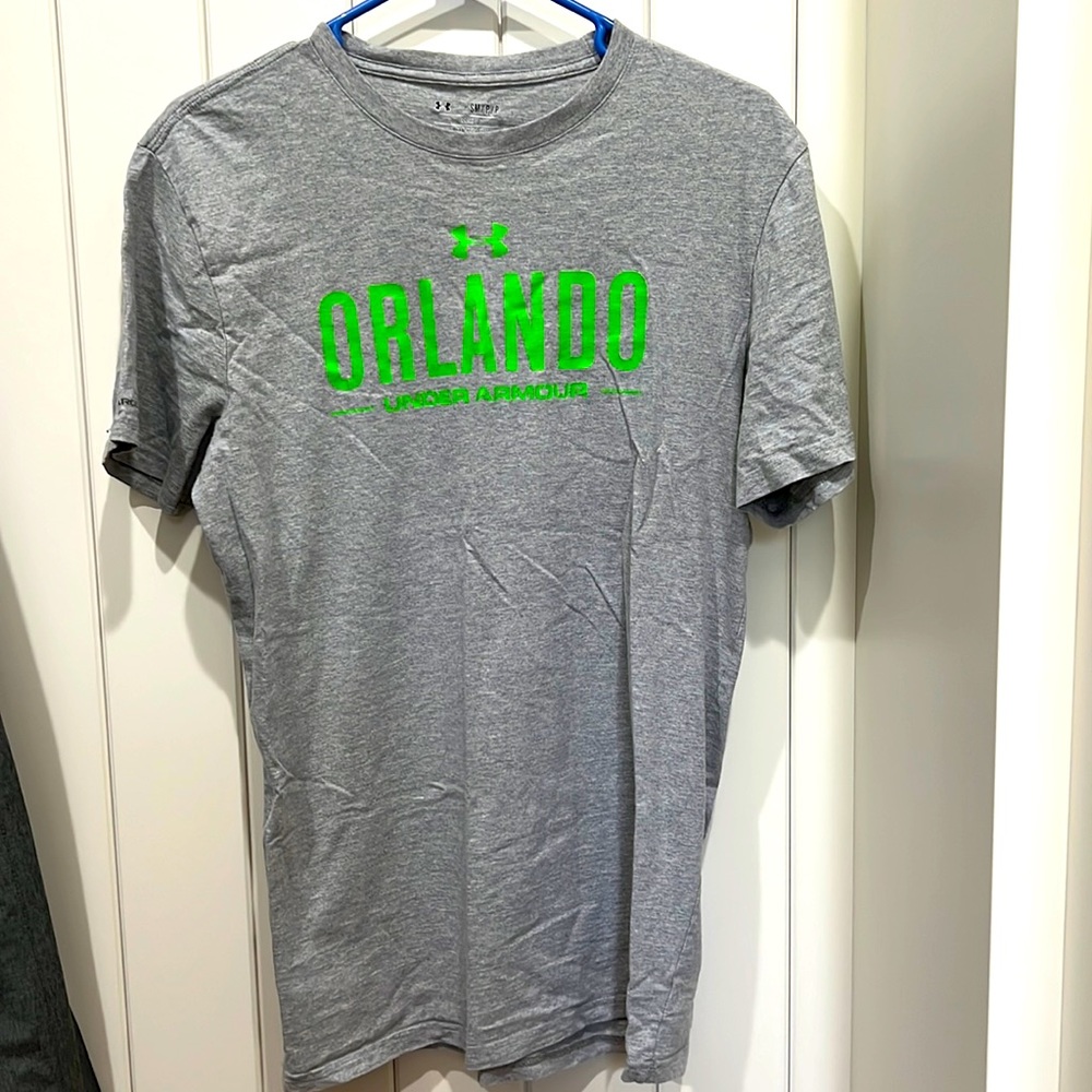 Under Armour Mens Size Small. Gray with bright green letters Orlando. Tourist